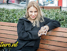 Maman Sexy Et Non Épilée Cherche Un Nouvel Emploi !