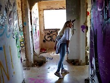 An Italian cocksmoker on holiday in Tenerife gives a foreigner oral-sex near the church!