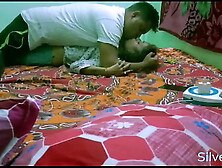 Desi Indian sluts hidden sex going viral !!!