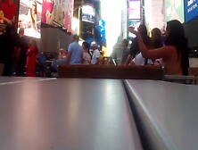 TOPLESS GIRL GETS BODYPAINTED IN PUBLIC IN NEW YORK BEFORE TAKING PICTURES