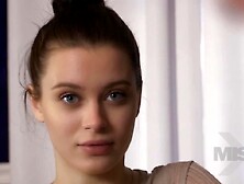 A morena se toca antes de ser bem fodida