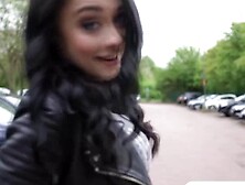 Alessa Savage attracts a hung stranger for public sex