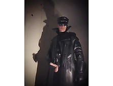 Jerking And Cumming In Full Leather