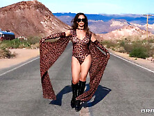 https://xhand. com/videos/156934/incredible-milf-pornstar-cherie-deville-crazy-clip/