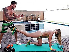 Dashing blonde MILF lets personal trainer gap her pussy through hard sex