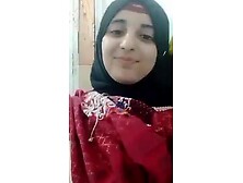 Pakistani GF Loves to Show Her Hot BODY to BF She luvs to RECORD