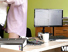 Vip4k.  un appartamento mezzo distrutto ha bisogno di riparazioni