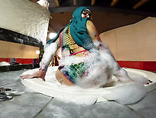 Pussy to Mouth in the Jacuzzi Mia Niqab