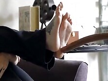 Aspirateur lesbiennes pieds nus