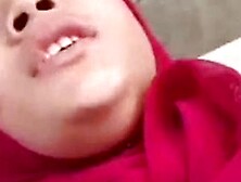 Jilbab Ngentot Di Belakang Rumah,  Memeknya Masih Merah (Old Man)