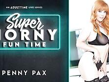 Шикарная дамочка Пенни Пакс сняла на камеру мастурбацию своей жаркой киски