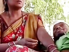 Hindi PublicPlace Telugu Mature Paid Bhabhi Giving Handjob And Fucking In Outdoor With Short Man (Viral MMS)