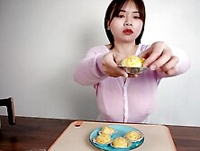 Hot busty sweety uses air fryer to make egg tarts and glutinous rice balls
