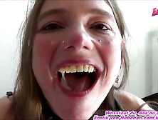 Junge devote Schlampe wird im Hotel hart gefickt